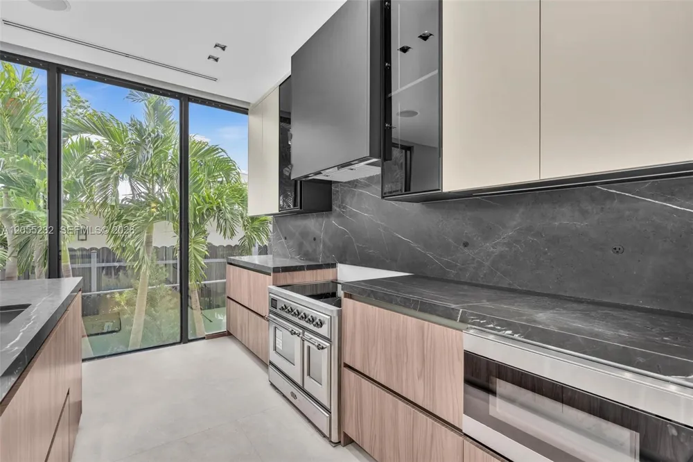 6020 Alton Rd Miami Beach, FL 33140