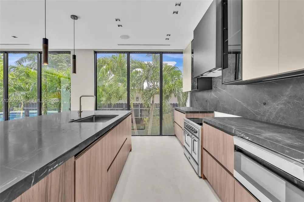 6020 Alton Rd Miami Beach, FL 33140