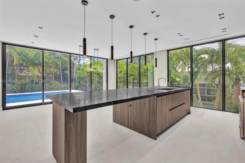 6020 Alton Rd Miami Beach, FL 33140