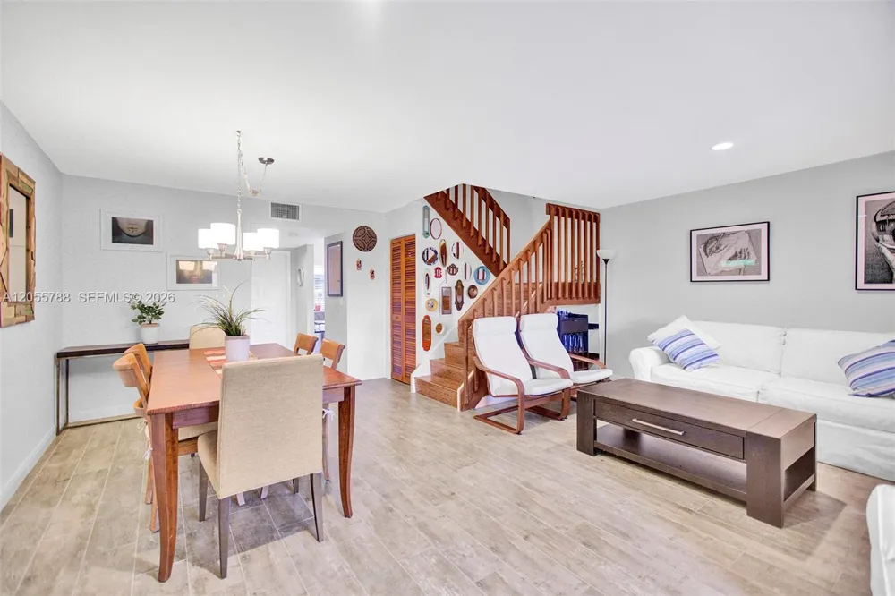 12471 NW 3 St #D2 Plantation, FL 33325