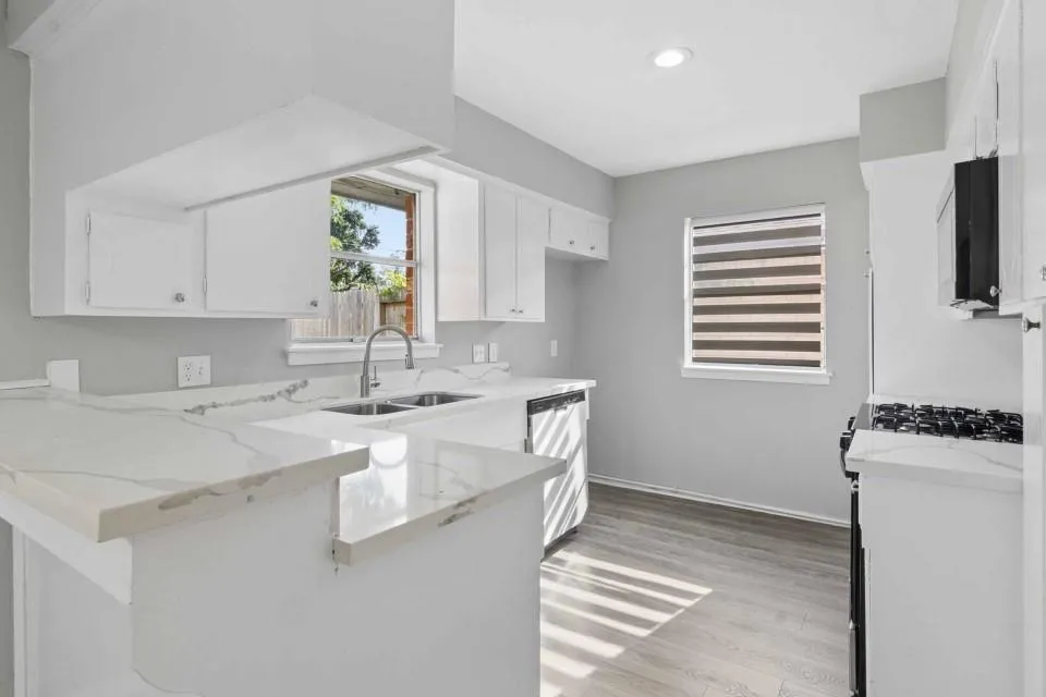 1853 El Mar Lane Seabrook, TX 77586