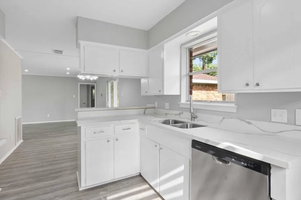 1853 El Mar Lane Seabrook, TX 77586
