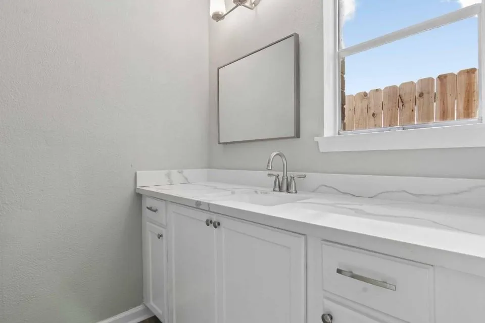 1853 El Mar Lane Seabrook, TX 77586