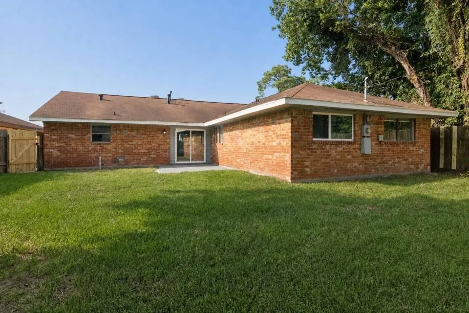 1853 El Mar Lane Seabrook, TX 77586