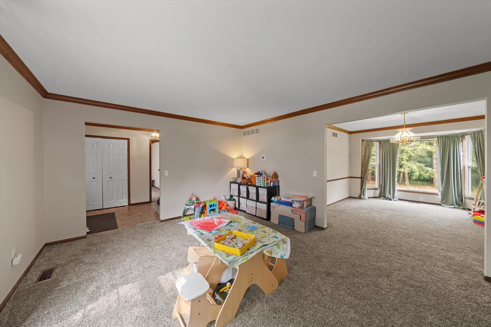 25872 Hunt Club Boulevard Farmington, MI 48335