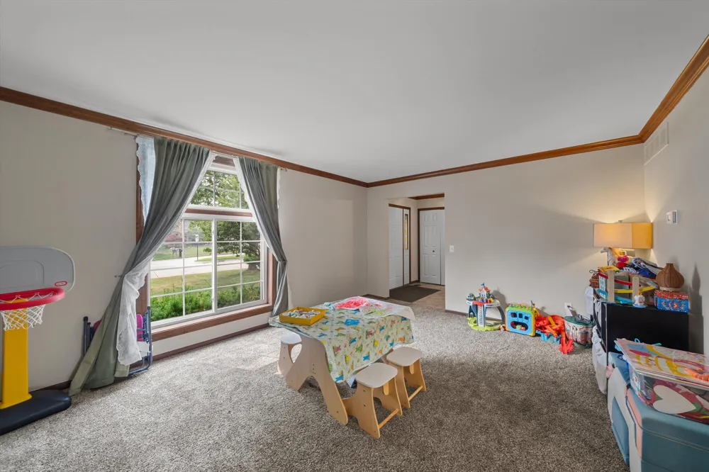 25872 Hunt Club Boulevard Farmington, MI 48335