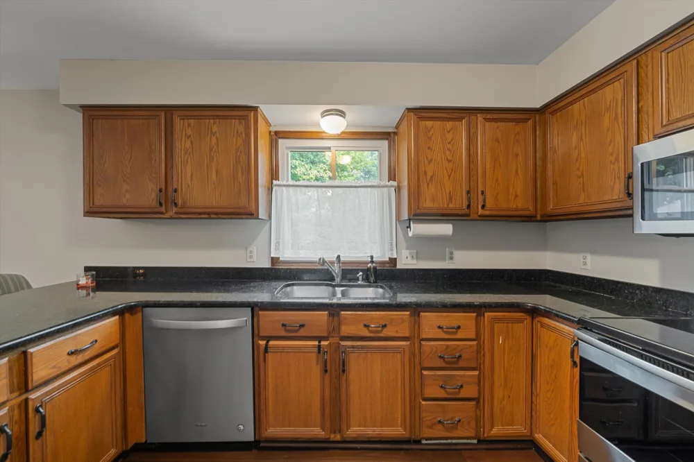 25872 Hunt Club Boulevard Farmington, MI 48335