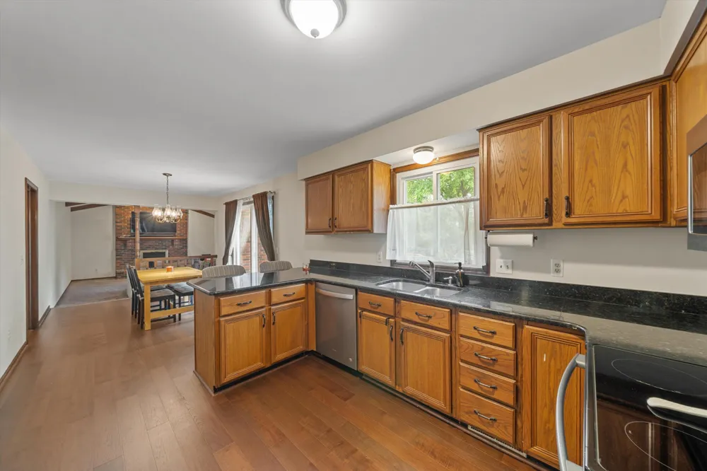 25872 Hunt Club Boulevard Farmington, MI 48335
