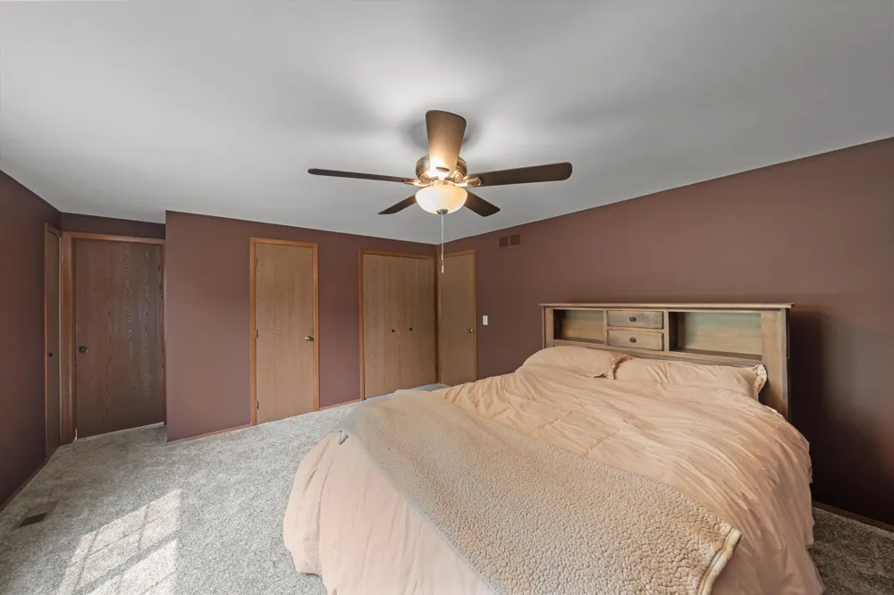 25872 Hunt Club Boulevard Farmington, MI 48335