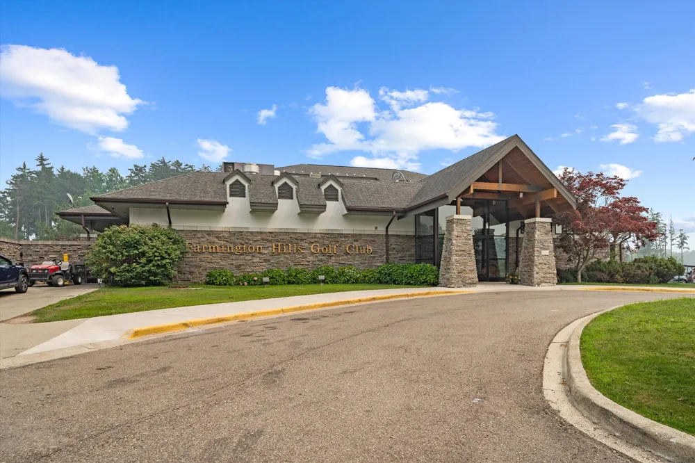 25872 Hunt Club Boulevard Farmington, MI 48335