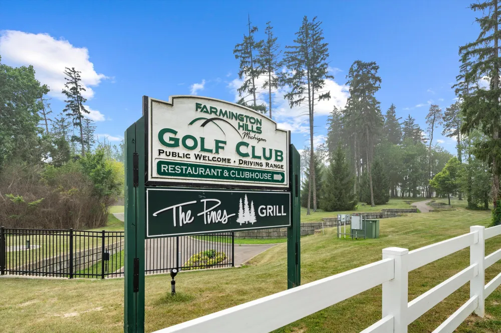 25872 Hunt Club Boulevard Farmington, MI 48335