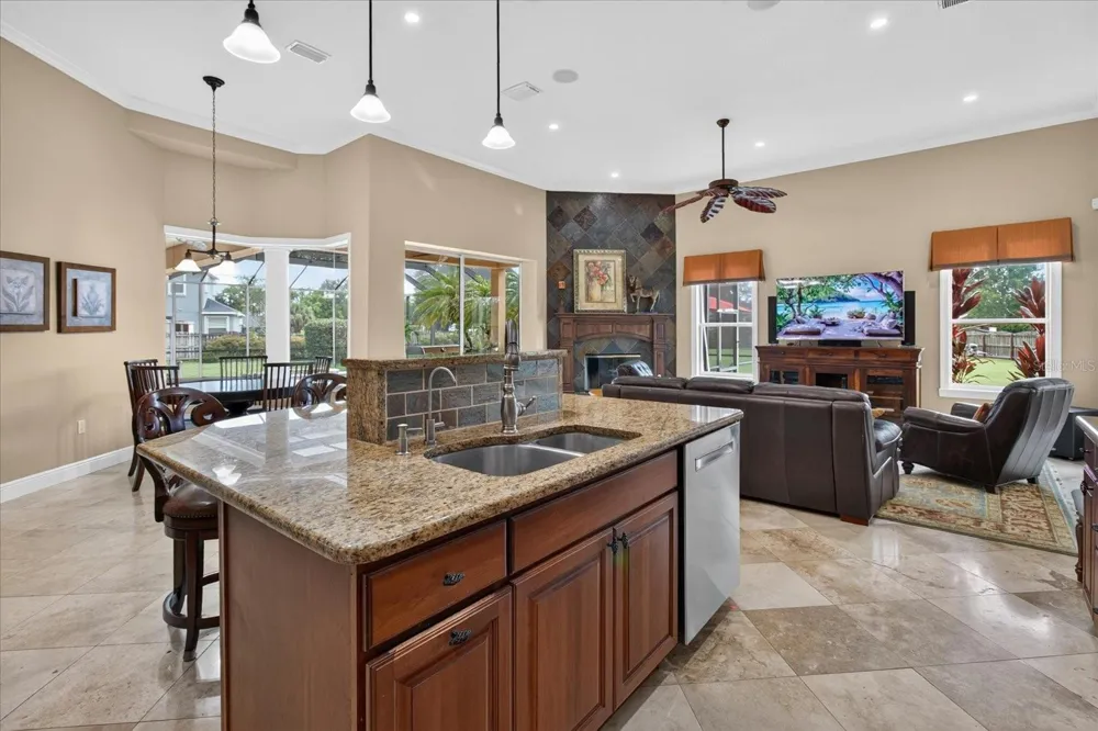 9427 EDDINGS ROAD Odessa, FL 33556