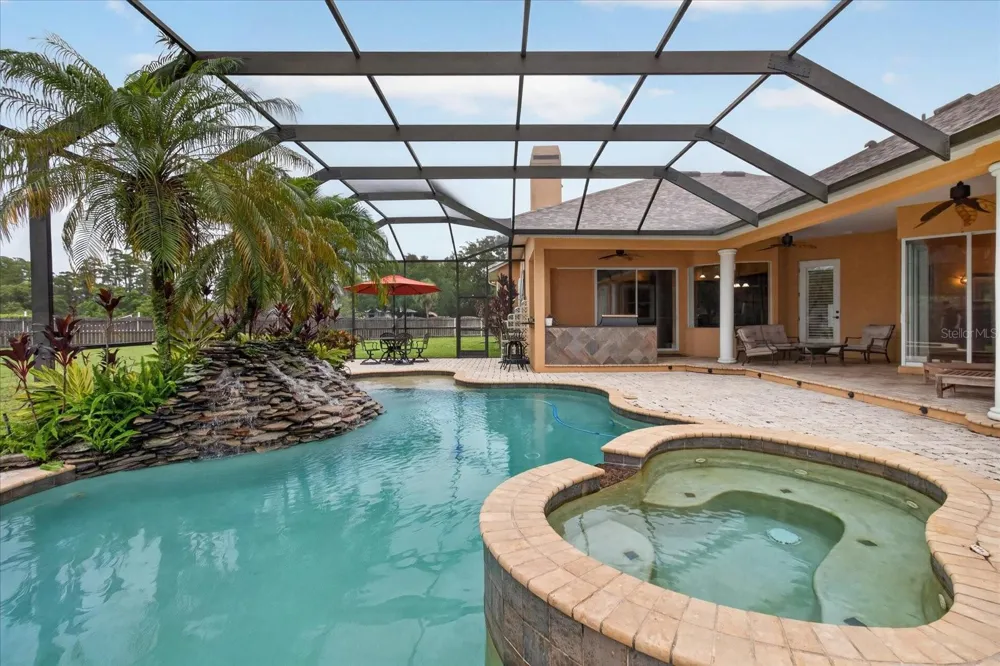 9427 EDDINGS ROAD Odessa, FL 33556