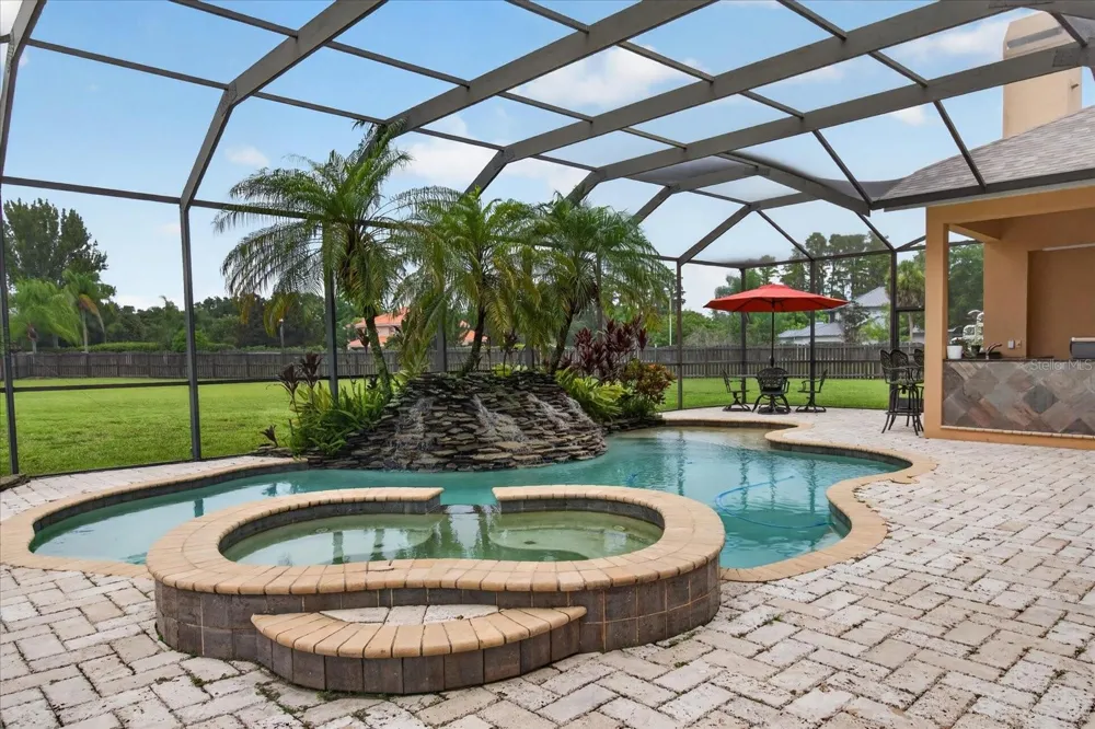 9427 EDDINGS ROAD Odessa, FL 33556