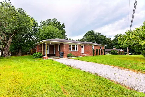 317 Moss Dr