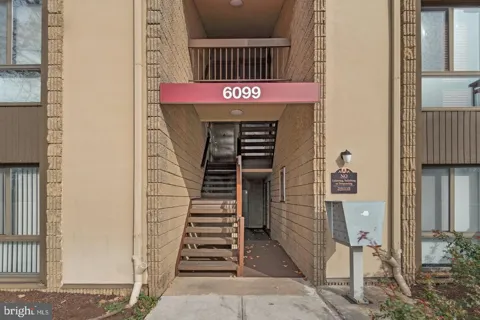 6099 MAJORS LANE #9