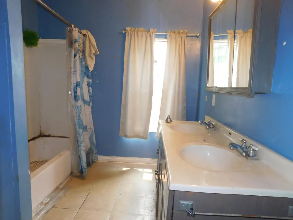 700 8th Street Three Rivers, MI 49093