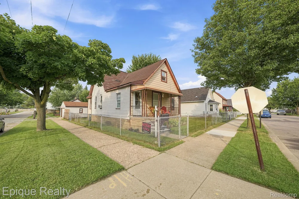 75 E Cicotte Street River Rouge City, MI 48218