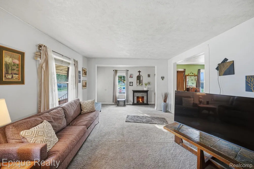 75 E Cicotte Street River Rouge City, MI 48218