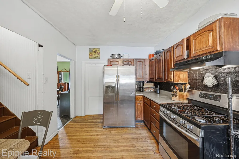 75 E Cicotte Street River Rouge City, MI 48218