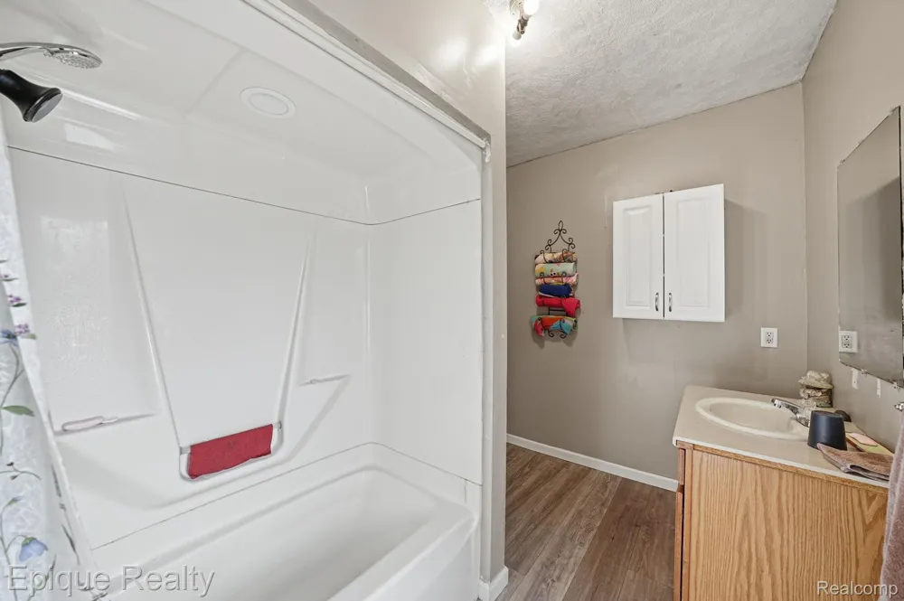 75 E Cicotte Street River Rouge City, MI 48218