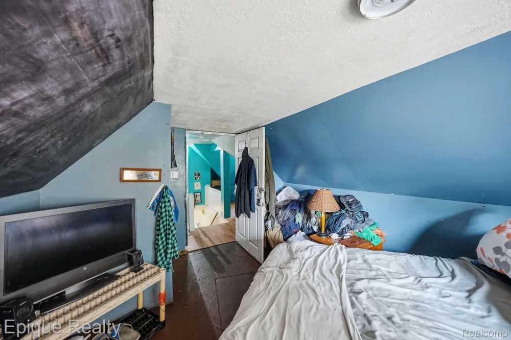 75 E Cicotte Street River Rouge City, MI 48218