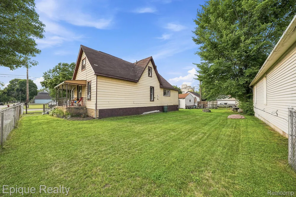 75 E Cicotte Street River Rouge City, MI 48218
