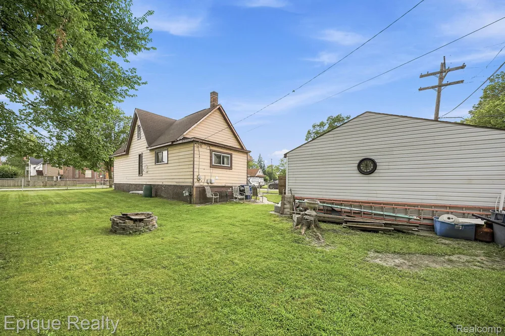 75 E Cicotte Street River Rouge City, MI 48218
