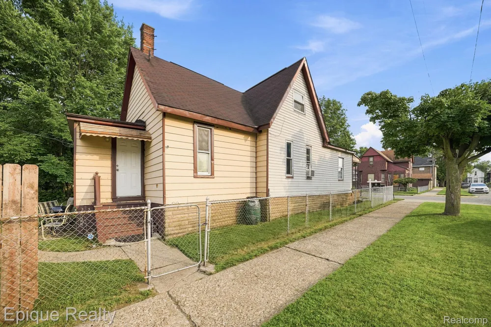 75 E Cicotte Street River Rouge City, MI 48218
