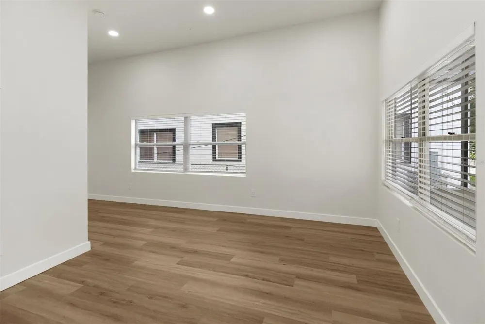 2329 W BEACH STREET Tampa, FL 33607
