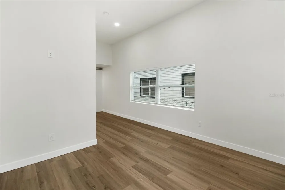 2329 W BEACH STREET Tampa, FL 33607