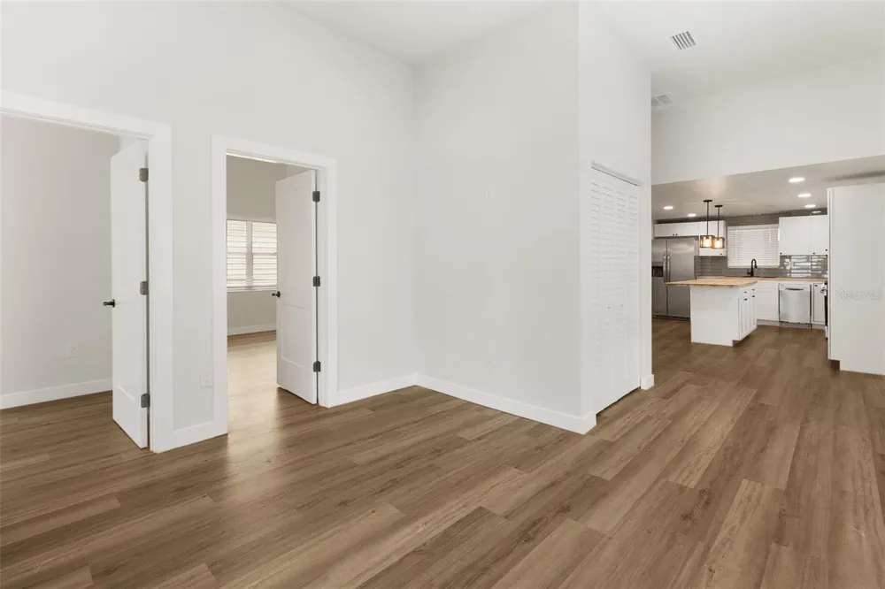 2329 W BEACH STREET Tampa, FL 33607