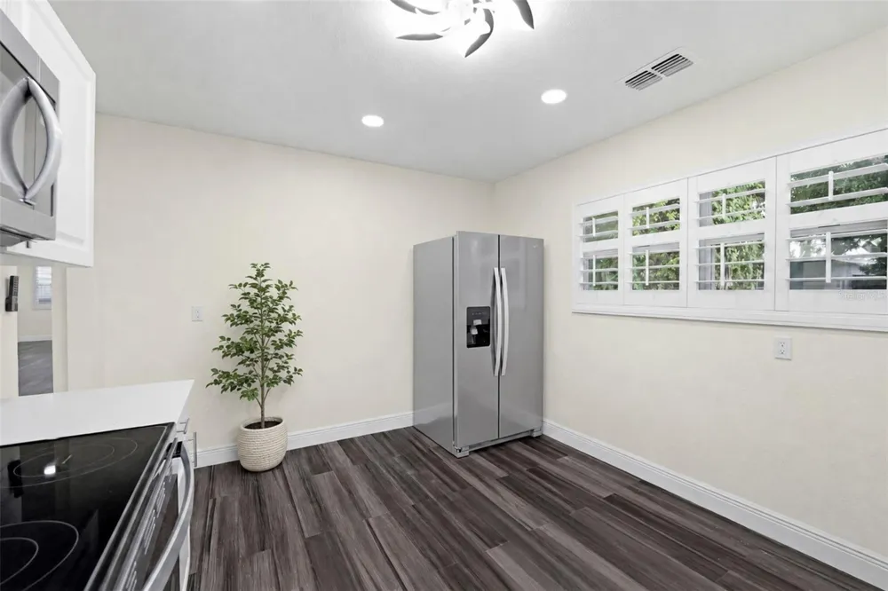 9402 N 12TH ST Tampa, FL 33612