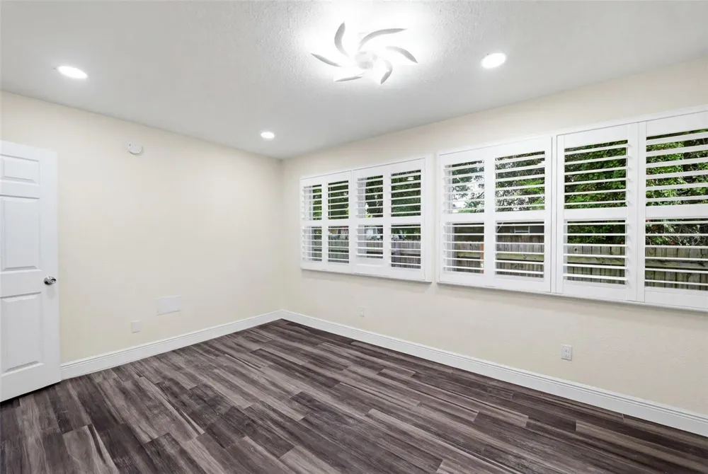 9402 N 12TH ST Tampa, FL 33612