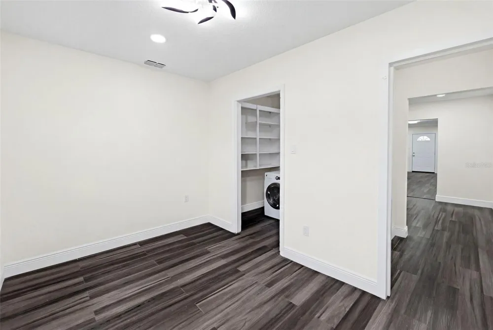 9402 N 12TH ST Tampa, FL 33612