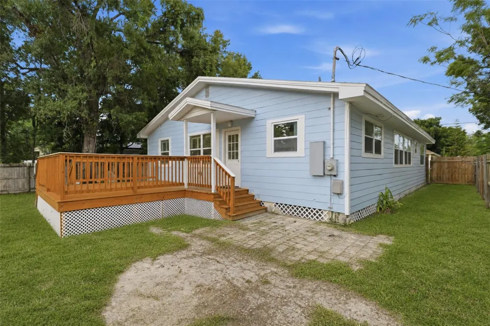 9402 N 12TH ST Tampa, FL 33612
