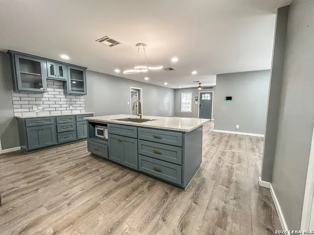 905 E Corpus Christi Beeville, TX 78102