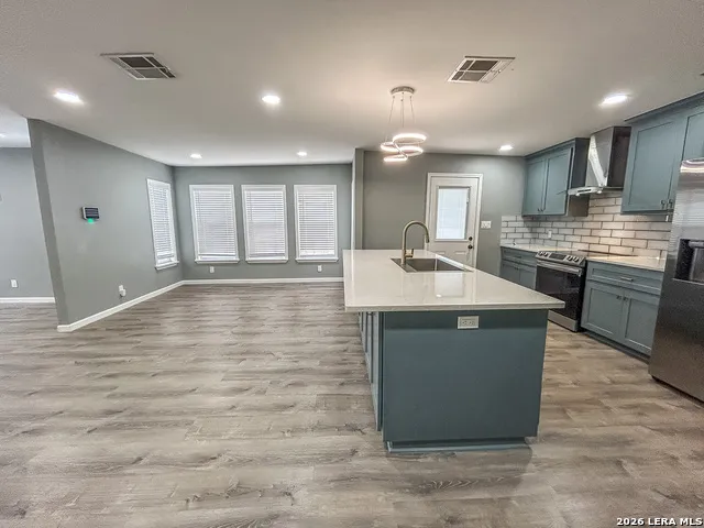 905 E Corpus Christi Beeville, TX 78102