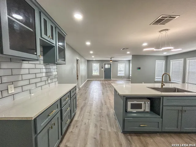 905 E Corpus Christi Beeville, TX 78102