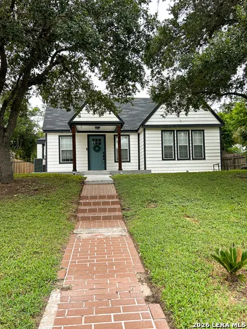 905 E Corpus Christi Beeville, TX 78102