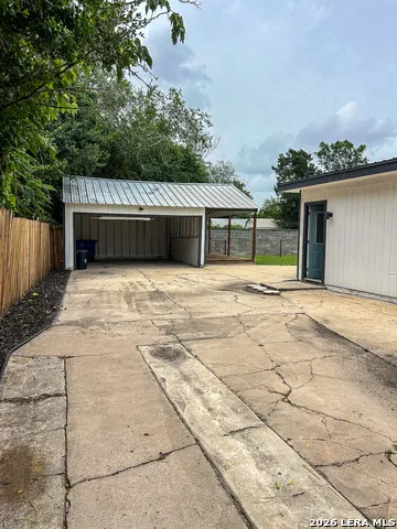 905 E Corpus Christi Beeville, TX 78102