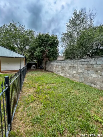 905 E Corpus Christi Beeville, TX 78102