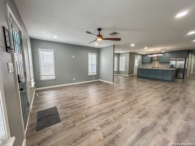 905 E Corpus Christi Beeville, TX 78102