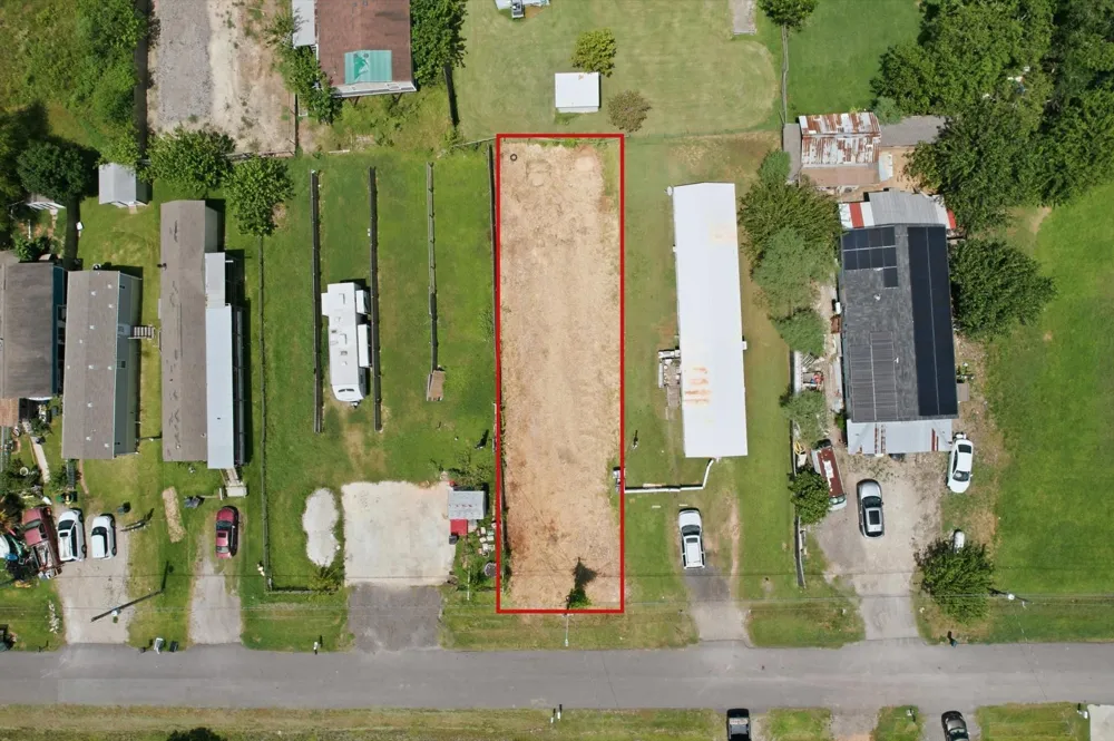 932 13th Street Dickinson, TX 77539