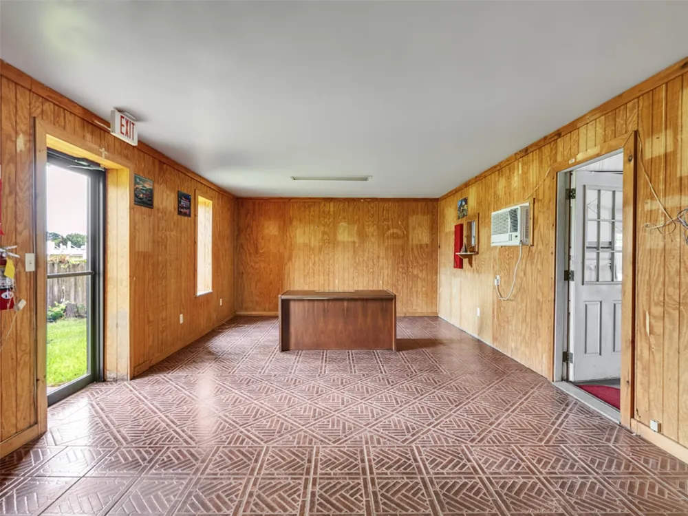 301 Murray Street Conroe, TX 77301