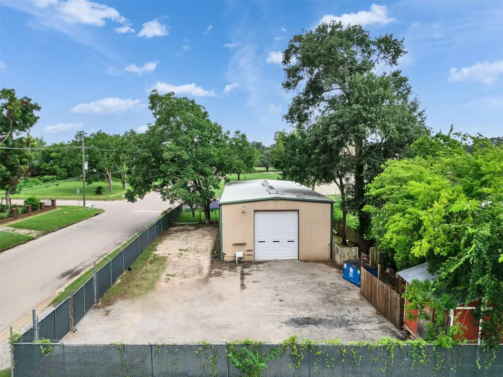 301 Murray Street Conroe, TX 77301