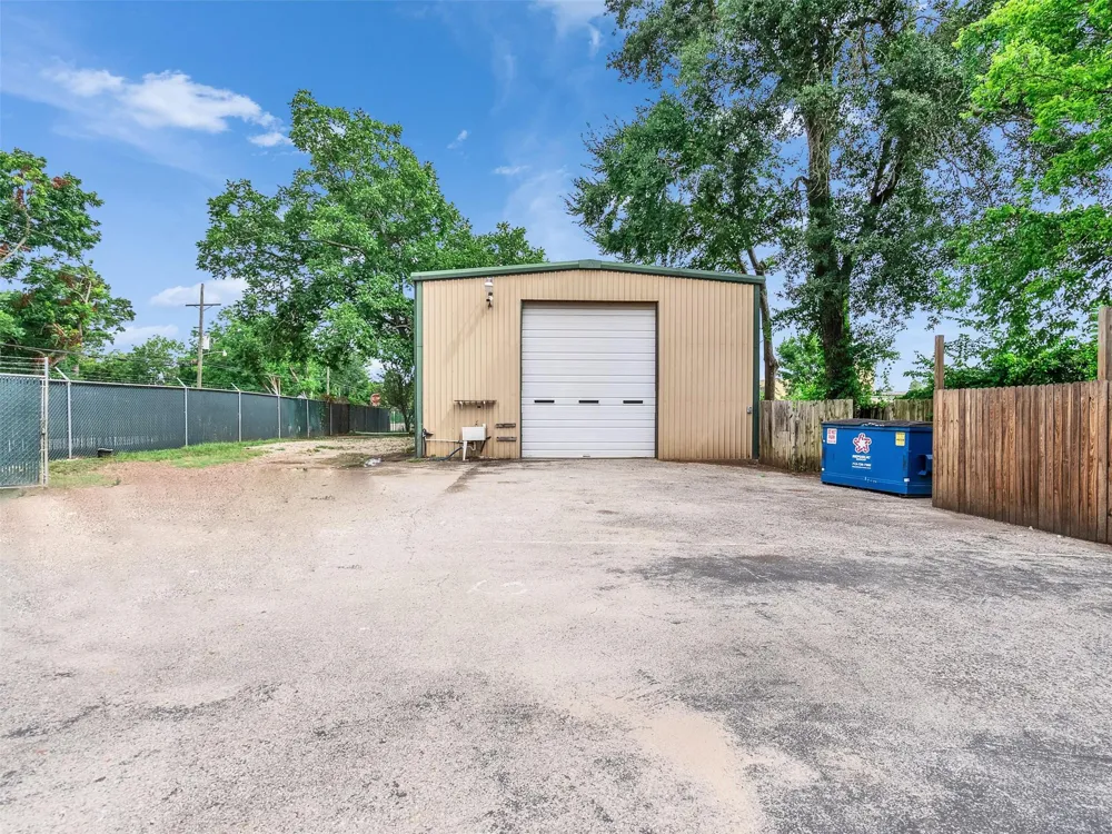 301 Murray Street Conroe, TX 77301