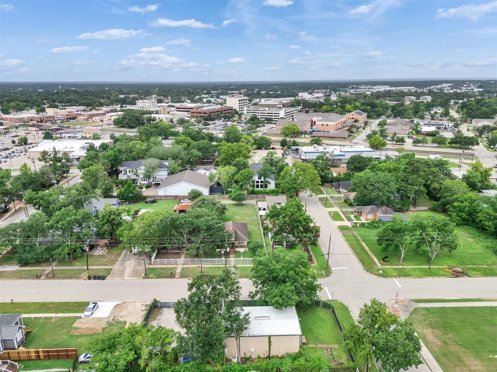 301 Murray Street Conroe, TX 77301