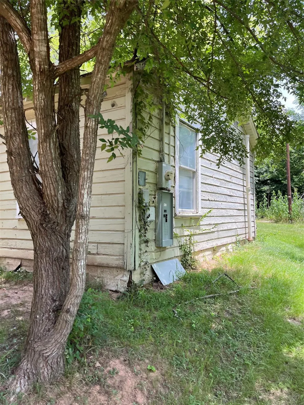 206 Callier Street Palestine, TX 75803