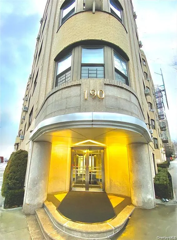 190 E Mosholu Parkway S #1J Bronx, NY 10458